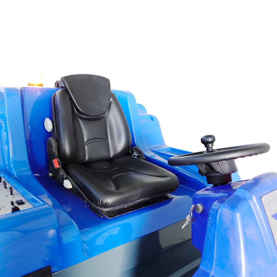 Cleanvac Akülü Geniş Alan Süpürme Aracı (Damperli̇ Boşaltma) BS 1850 D