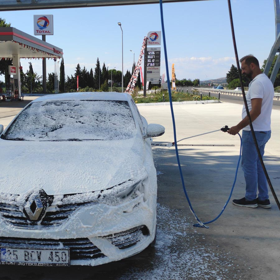 Cleanvac EXPO 60 SS Makineri me vetsherbim per larje makinash me shkumë që operohet me monedhë